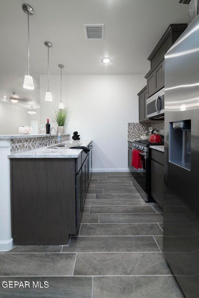 Foto del edificio - 1060 Hoppas St