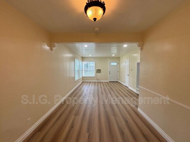 Building Photo - 3639 Valihi Way