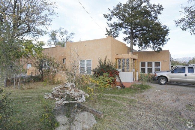 Mobile Home Park And Building Apartments Albuquerque Nm Building Photo Mobile Home Park And