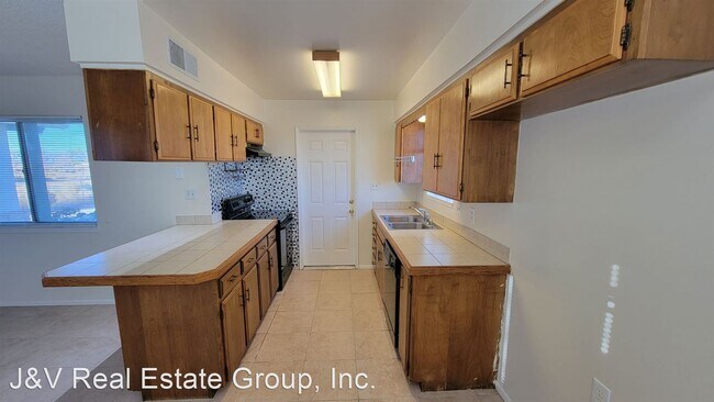 Foto del edificio - 3 br, 2 bath House - 8306 Quezon Ave