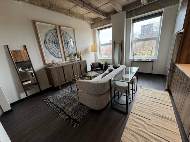 Foto del edificio - 276 N Ashland Blvd