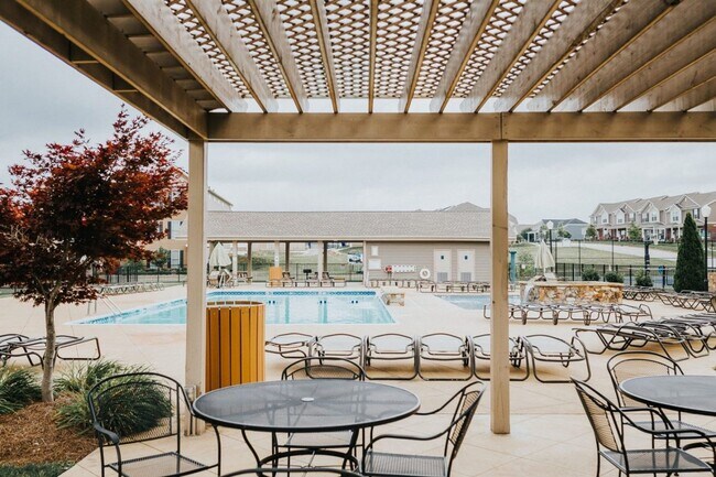 Foto del edificio - 550 Traditions Blvd