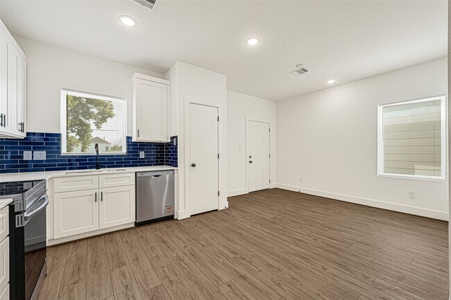 Building Photo - 409 Calloway St