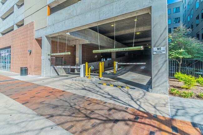 Foto del edificio - 3100 W 7th St