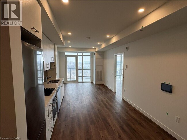 Building Photo - 461 Green Rd