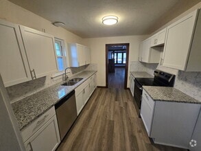 Building Photo - 252 N Lorraine Ave