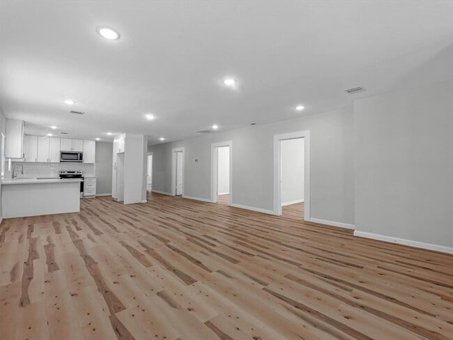 Building Photo - 4517 White Rock St