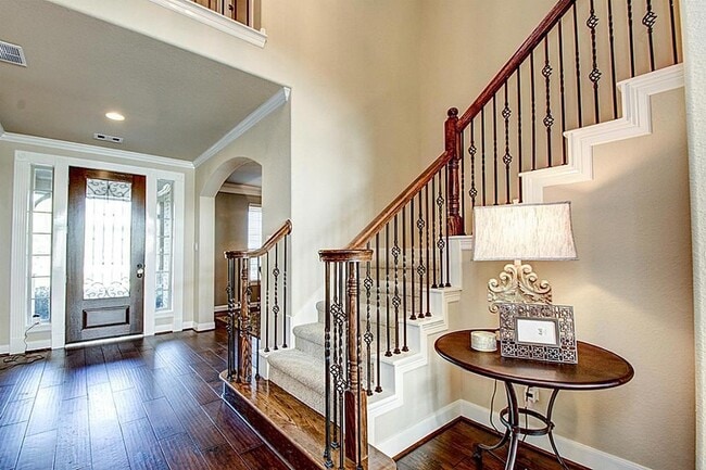 Building Photo - 10 Cayuga Pond Ct
