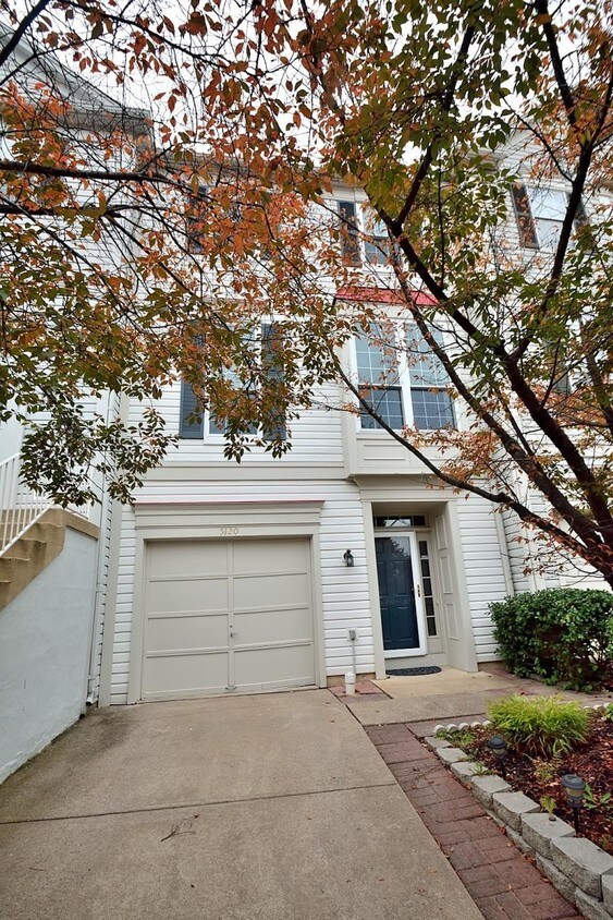 Primary Photo - 5120 Observation Way