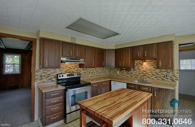 Building Photo - 3460 Horseshoe Island Rd