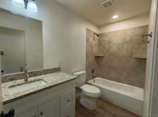 Building Photo - BEAUTIFUL, newly built 3 bedroom, 2 bath home AVAILABLE NOW!