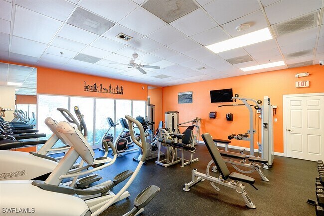 Building Photo - 4950 Deerfield Way