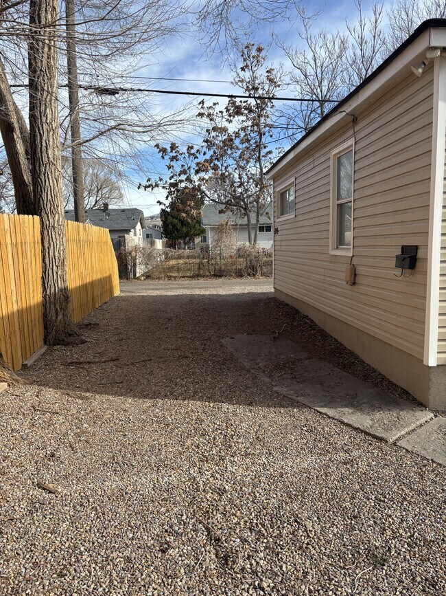 Foto del edificio - 394 Warren Ave