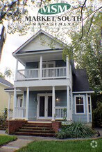 Building Photo - 727 E Henry St