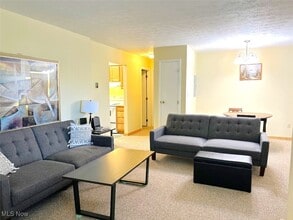 Building Photo - 200 Fernwood Rd