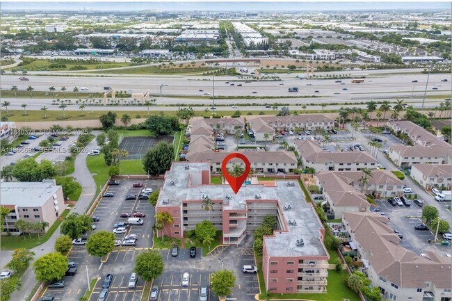 Foto del edificio - 8425 NW 8th St