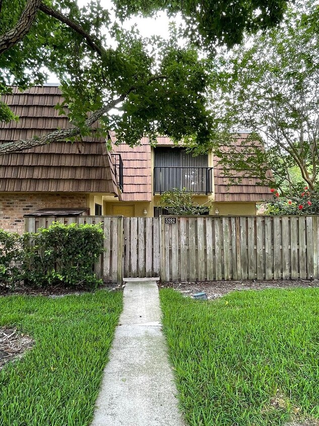 Primary Photo - Cypress Ct. - Unit 436