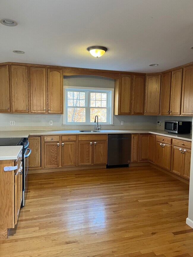 Foto del edificio - 50 Northwood Dr