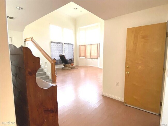 Building Photo - 5 br, 4 bath House - 2215 Otterbein Ave