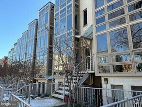 Building Photo - 211 R St NE
