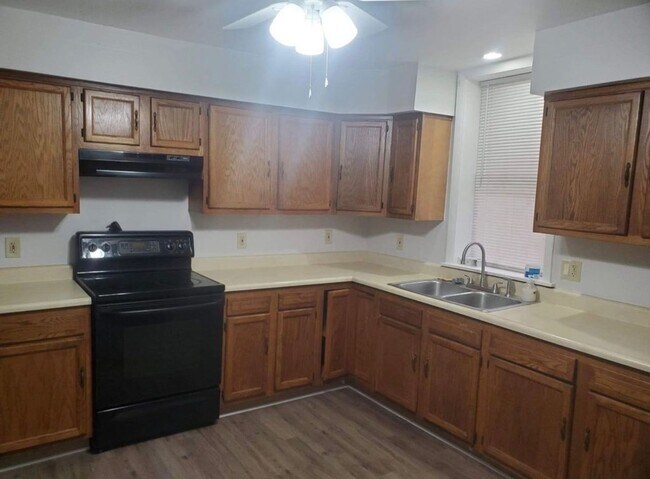 Foto del edificio - 64 N 18th St