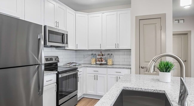Building Photo - Midtown Apartments
