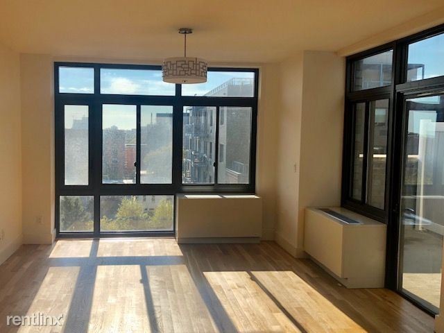 Building Photo - 33 Caton Pl