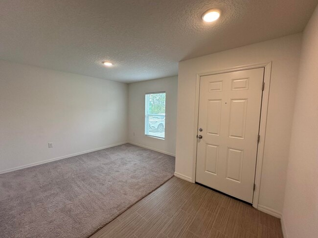 Building Photo - 550 Osmosis Dr