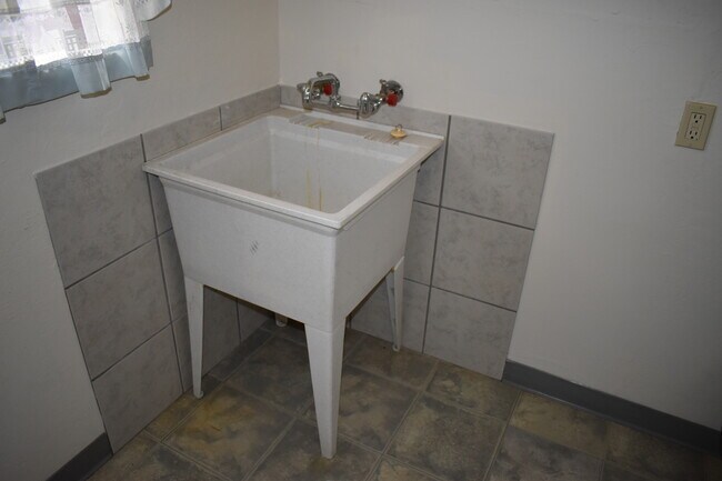Foto del edificio - 7117 Pleasants Valley Rd