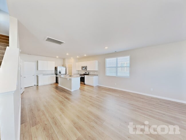 Building Photo - 1525 Ashgrove Pl