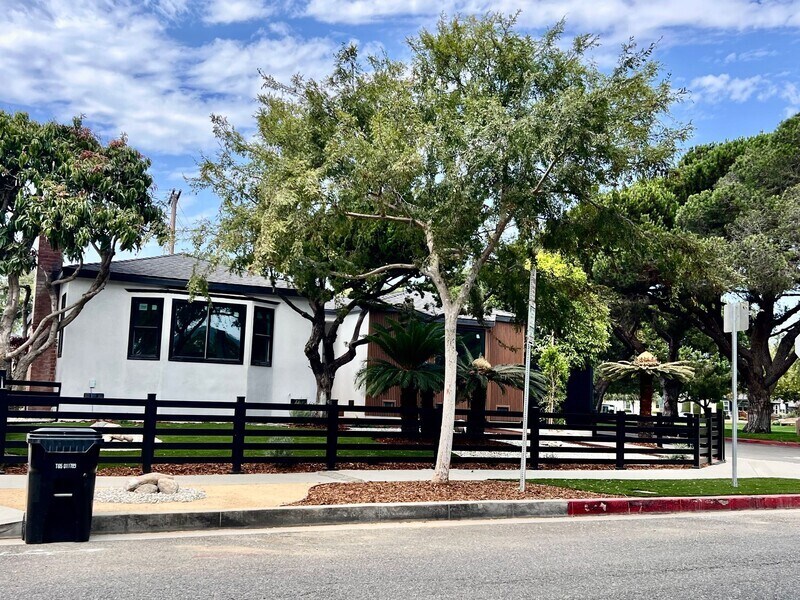 Foto principal - 10811 Farragut Dr