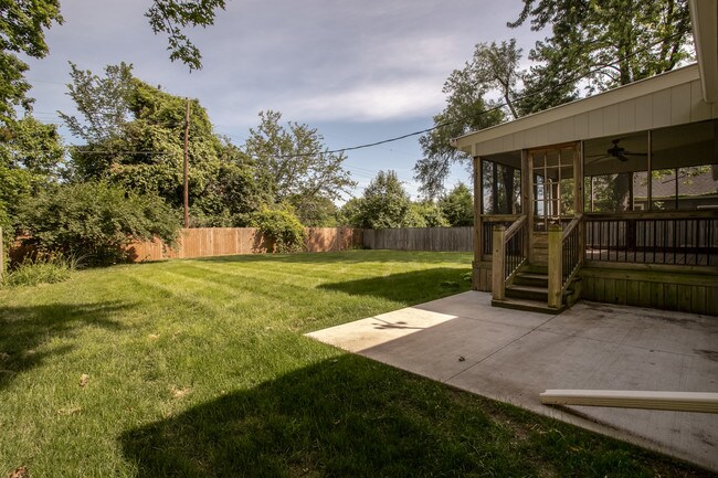 Building Photo - 6038 Juniper Dr