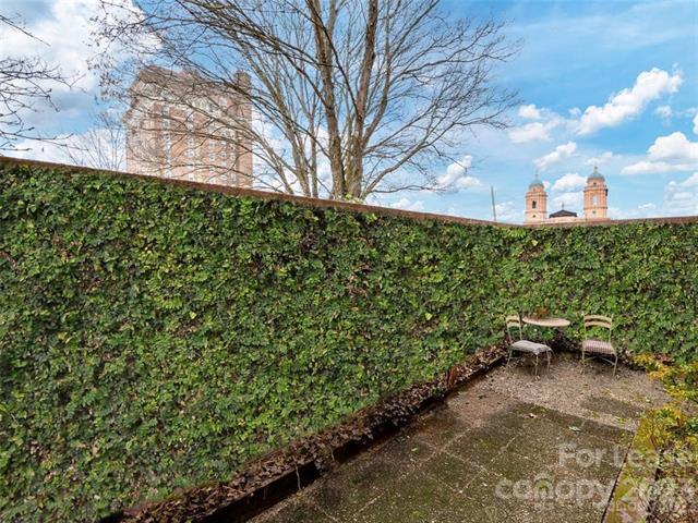Foto del edificio - 60 Haywood St