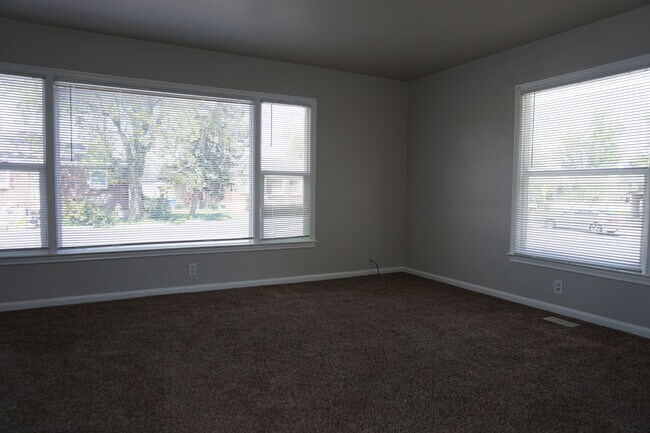 Foto del edificio - 3543 Valley Heights Dr