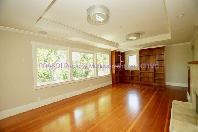 Building Photo - 317 Montecito Dr