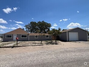 Building Photo - 825 Mc Lean St