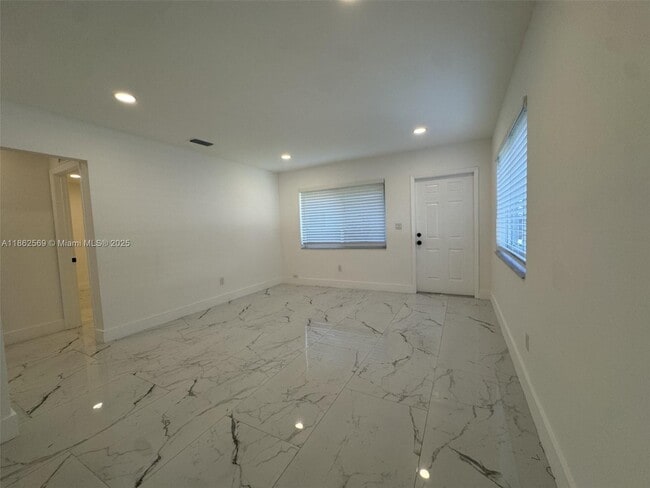 Foto del edificio - 1431 N 14th Way