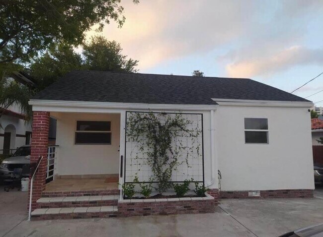 Foto del edificio - 3137 SW 23rd Ter