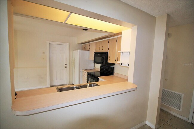Foto del edificio - 4684 Pheasant Run Dr