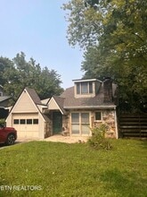 Building Photo - 7655 Chatham Cir NW