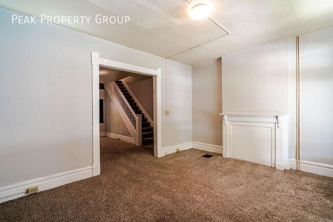 Foto del edificio - 1283 Forsythe Ave