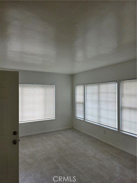 Building Photo - 1543 N Lugo Ave