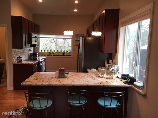Foto del edificio - 2 br, 1.5 bath House - 2127 First Avenue