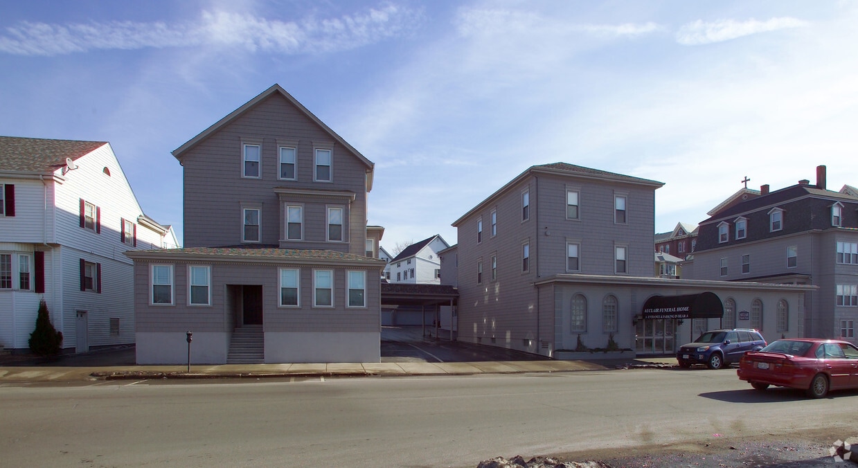 Building Photo - 654-674 S Main St