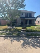 Building Photo - 2917 Mayfair Ln