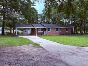 Building Photo - 5147 Hwy 17A S