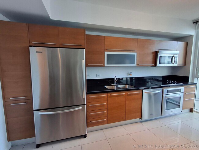 Foto del edificio - 244 Biscayne Blvd