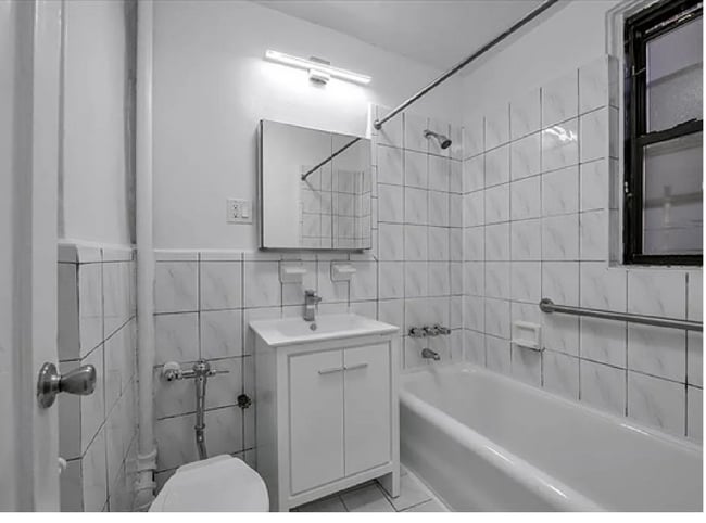 Building Photo - Newly Renovated 1-Bedroom Apartment for Rent