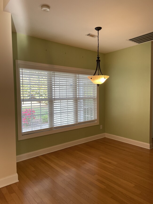 Building Photo - 129 Glen Haven Cir