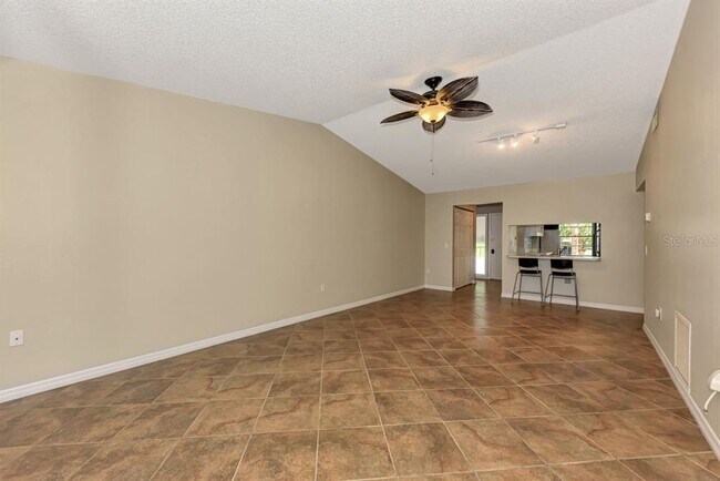 Building Photo - 5645 Summerside Ln